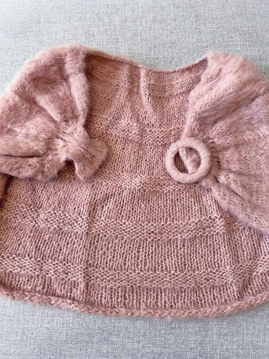 Vintage 1950s Bernat Mohairspun Shoulder Wrap Hand knit in original box - Picture 7 of 8